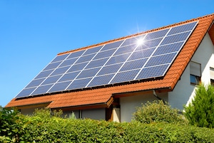 Solarpanele auf Hausdach