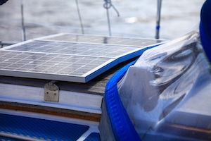 Sonnenkollektoren im Segelboot